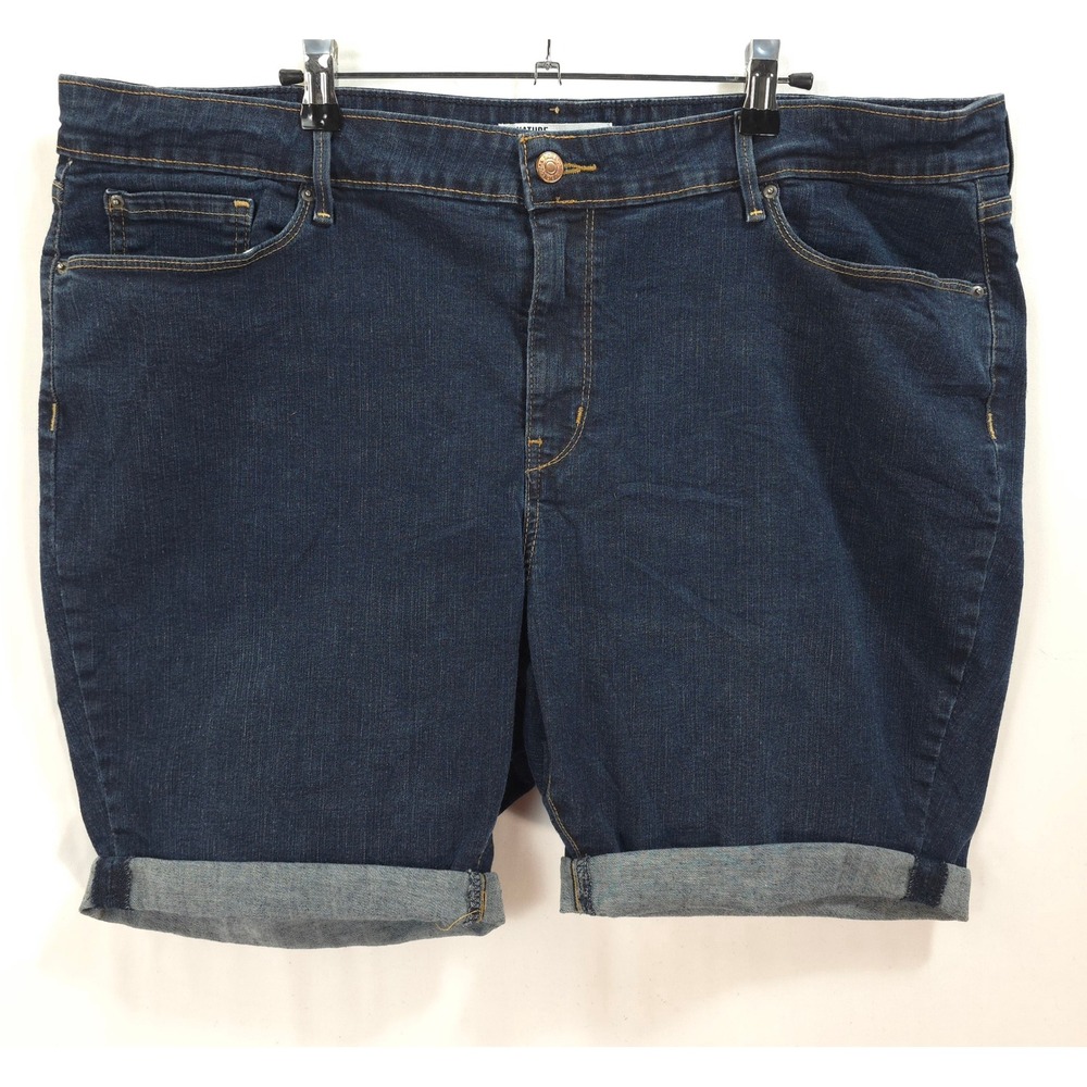 Signature by Levi Strauss Bermuda Cuffed Shorts Women 42/7 Dark Wash Casual